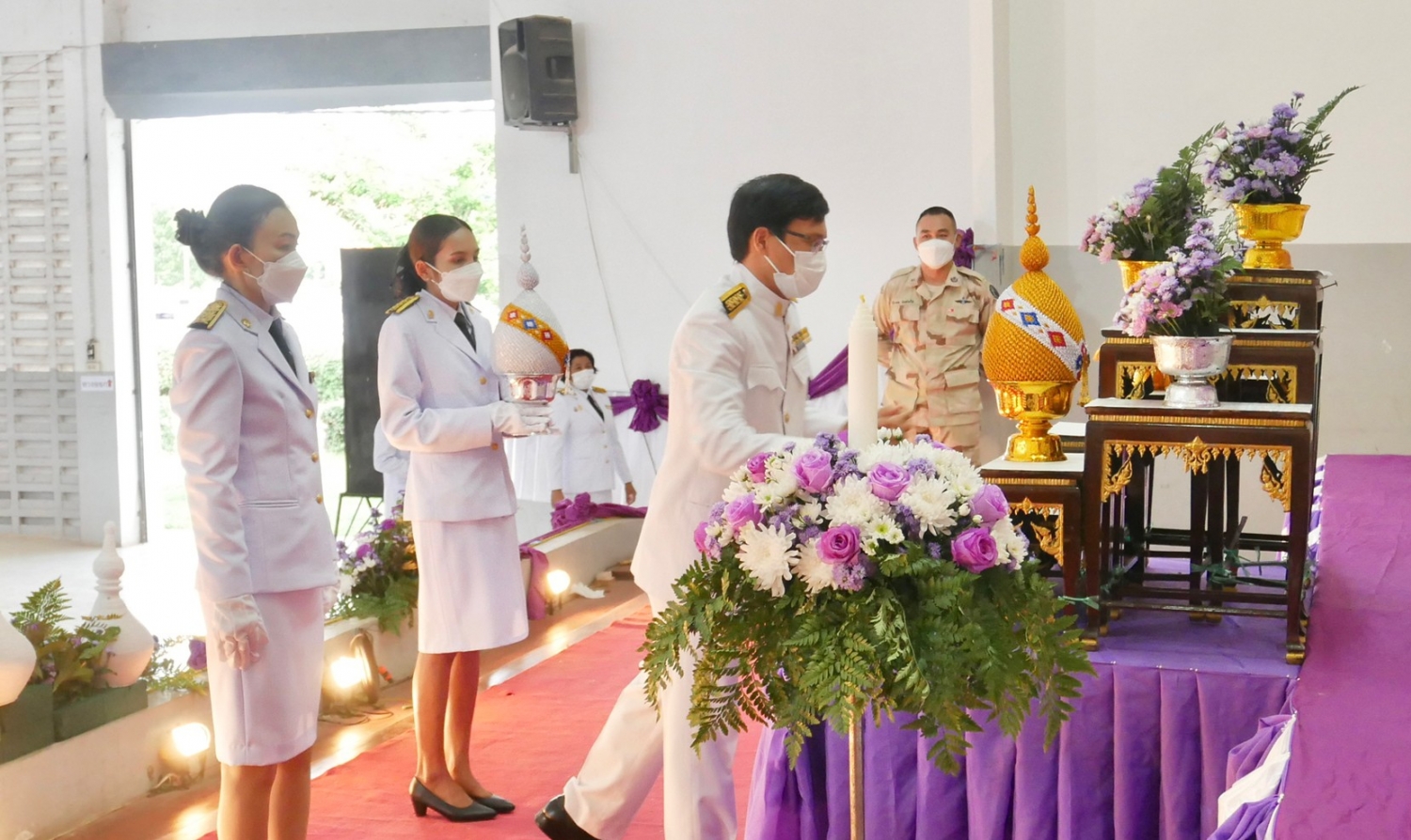 พิธีถวายเครื่องราชสักการะและวางพานพุ่ม และพิธีถวายพระพรชัยมงคล เนื่องในโอกาสวันเฉลิมพระชนมพรรษา สมเด็จพระนางเจ้าสุทิดา พัชรสุธาพิมลลักษณ พระบรมราชินี