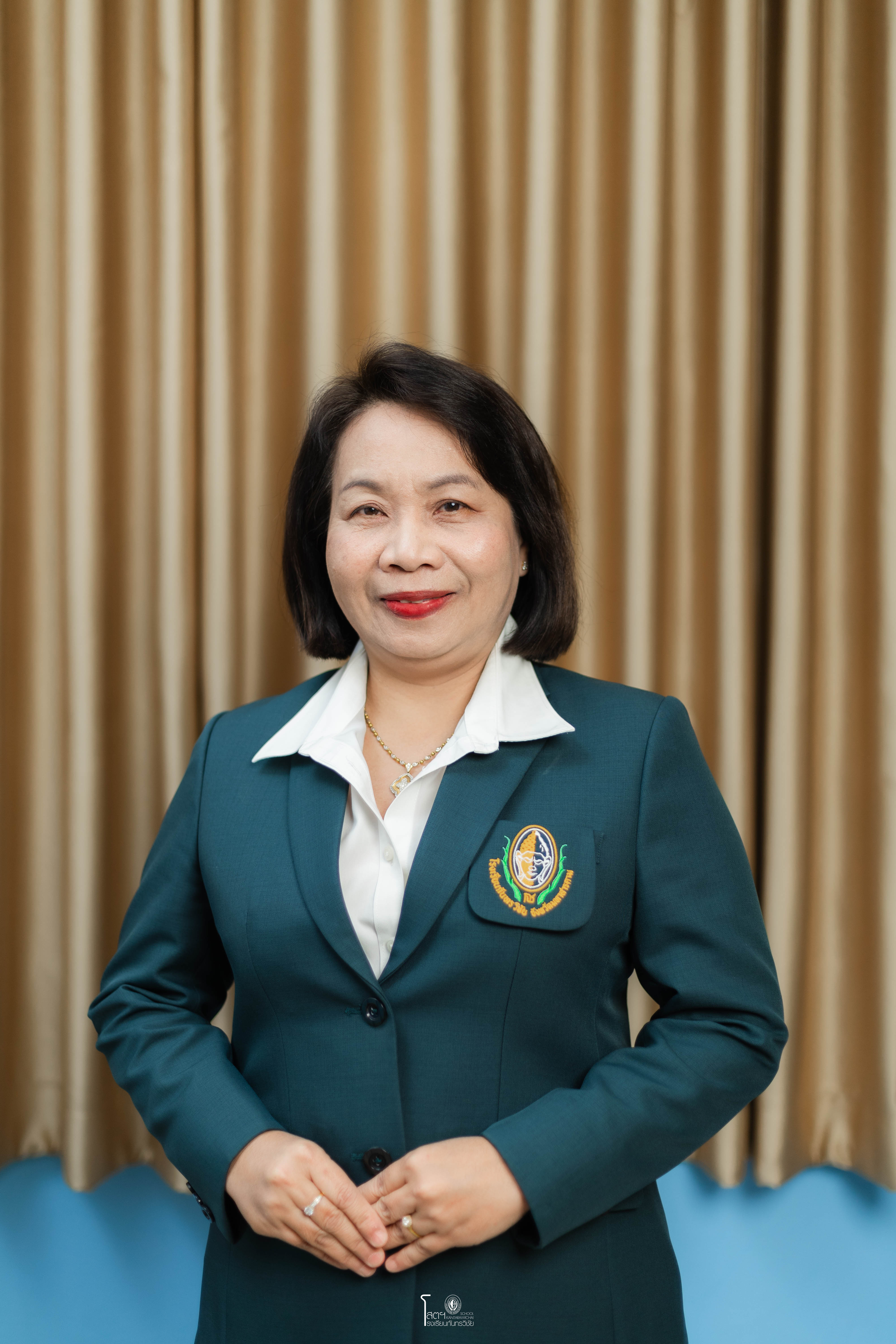 นางกัญชลีพร  ยอดเพชร