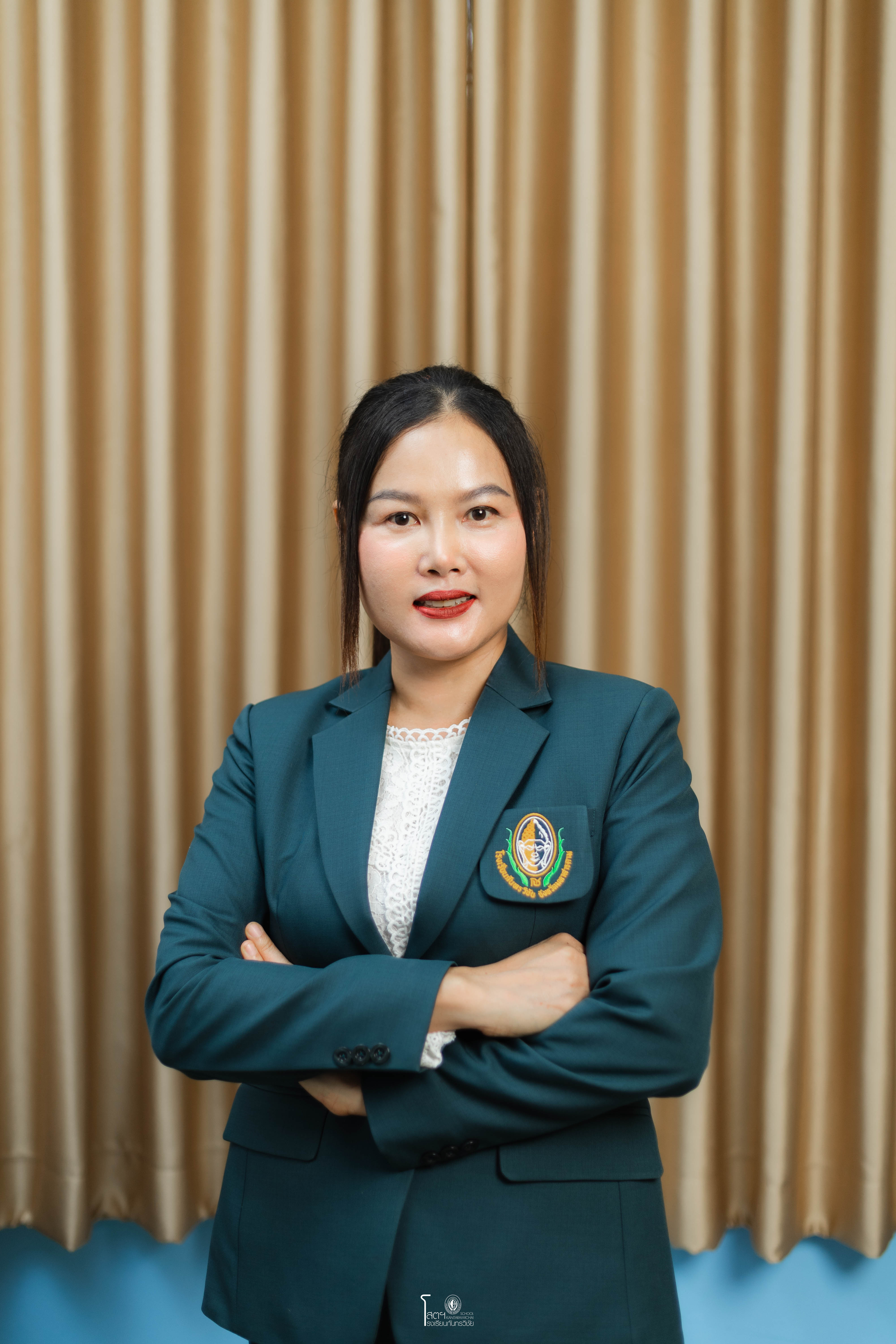 นางสาวปิยวรรณ  ทะลาสี