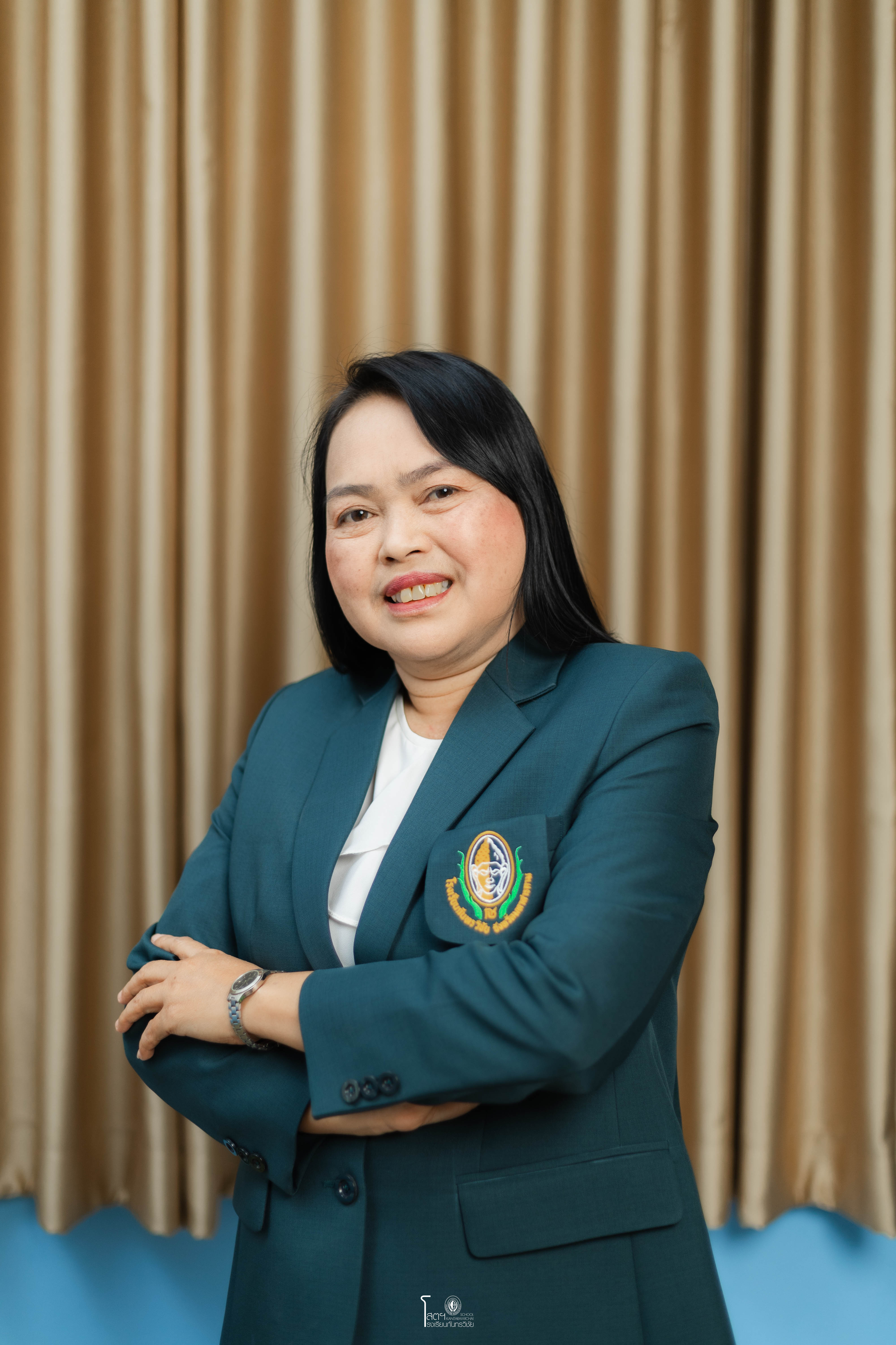 นางนวลจันทร์  กกฝ้าย