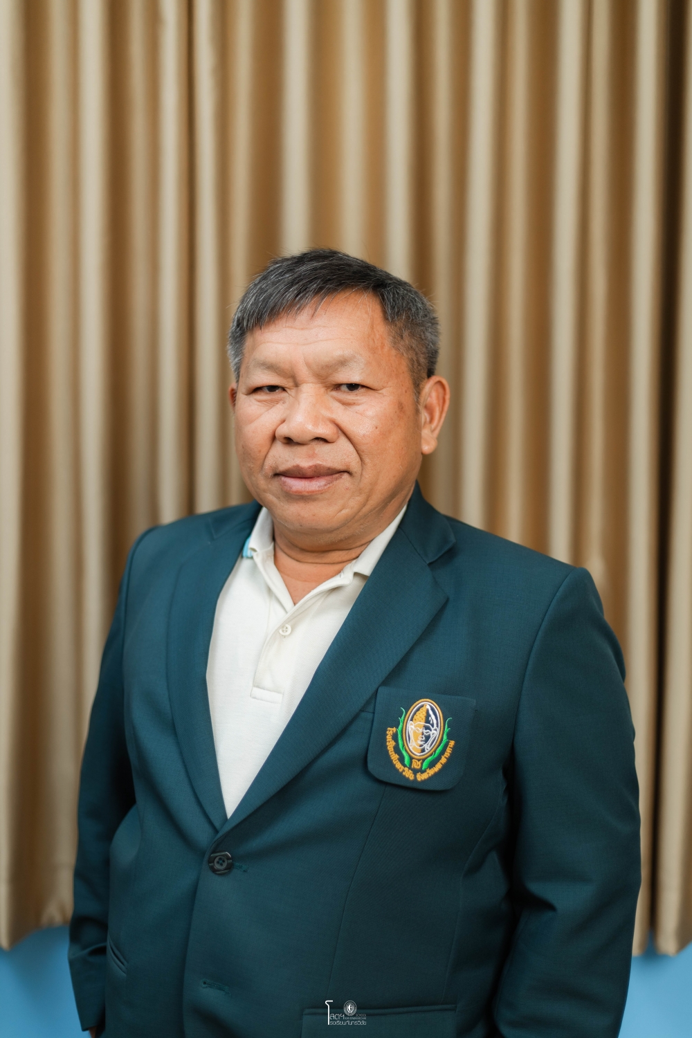 นายเอนก  เตชะสุข